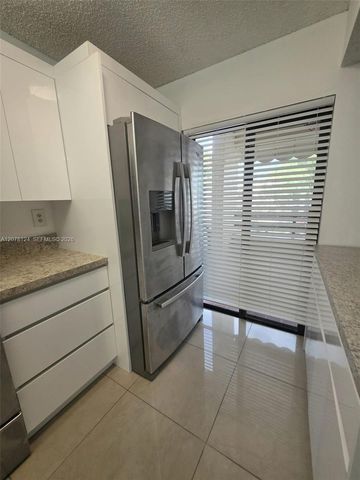 20105 NE 3rd Court 6, Miami, FL 33179