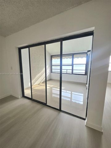 20105 NE 3rd Court 6, Miami, FL 33179