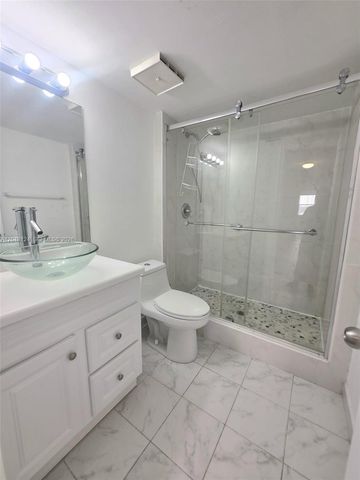 20105 NE 3rd Court 6, Miami, FL 33179