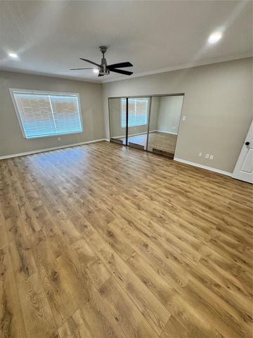 290 Wilcrest Drive, Houston, TX 77042