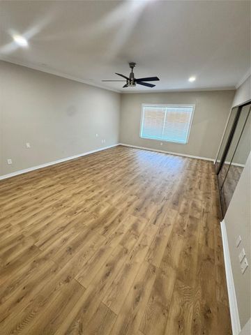 290 Wilcrest Drive, Houston, TX 77042