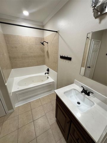 290 Wilcrest Drive, Houston, TX 77042