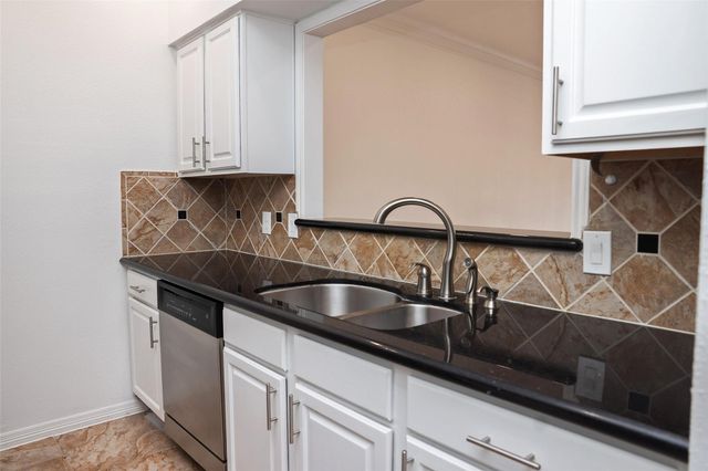 290 Wilcrest Drive, Houston, TX 77042