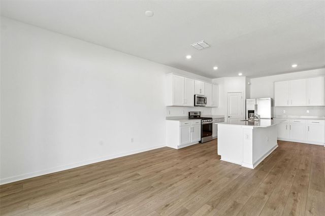6669 ASBURY BARNES LANE, Wesley Chapel, FL 33545