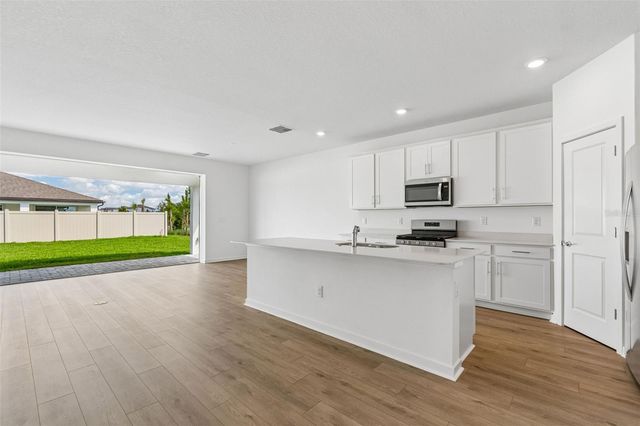 6669 ASBURY BARNES LANE, Wesley Chapel, FL 33545