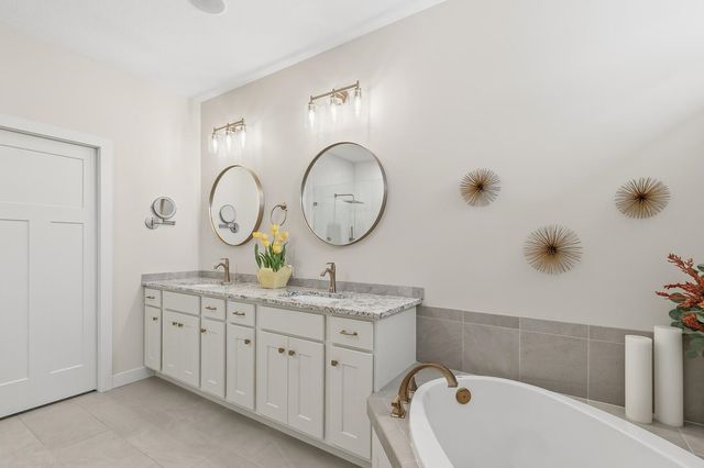 105 N Fawnwood, Wichita, KS 67235