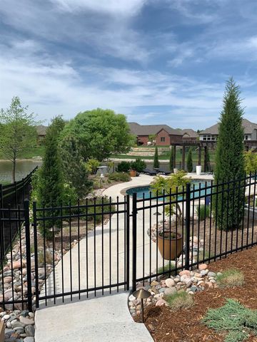 105 N Fawnwood, Wichita, KS 67235