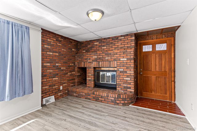 2550 Loon Lake Road, Wixom, MI 48393