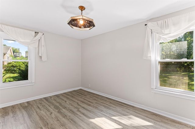 2550 Loon Lake Road, Wixom, MI 48393