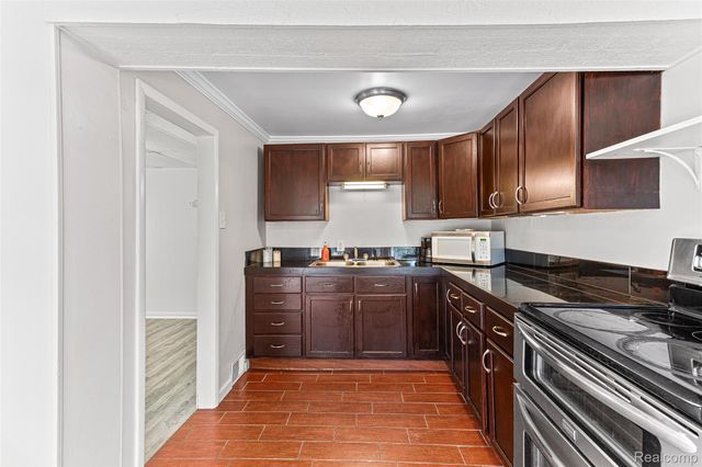 2550 Loon Lake Road, Wixom, MI 48393