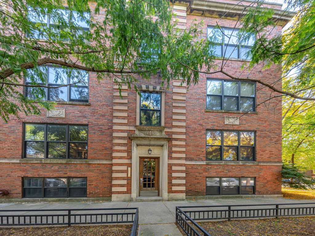 1969 W Cullom Avenue 2, Chicago, IL 60613 — exterior