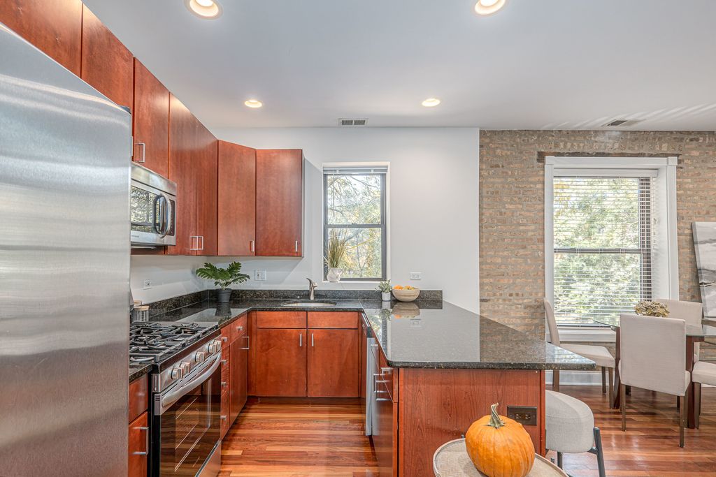 1969 W Cullom Avenue 2, Chicago, IL 60613 — photo 5