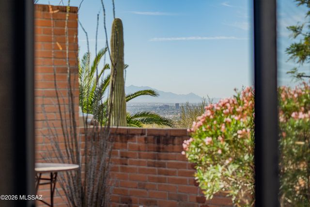 5461 N Camino Del Penoso, Tucson, AZ 85750