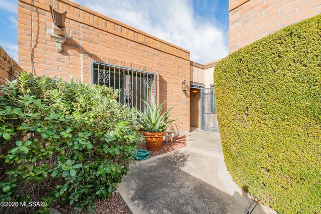 5461 N Camino Del Penoso, Tucson, AZ 85750