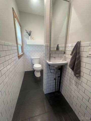 4448 Station Avenue, Cincinnati, OH 45232