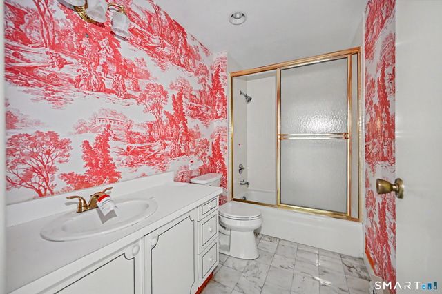 3200 Park Avenue 4C1, Bridgeport, CT 06604