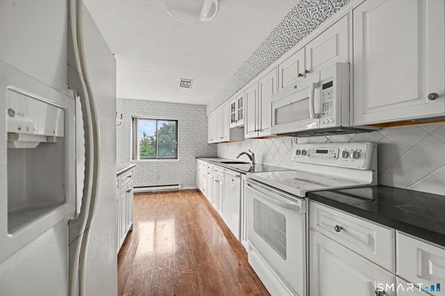 3200 Park Avenue 4C1, Bridgeport, CT 06604