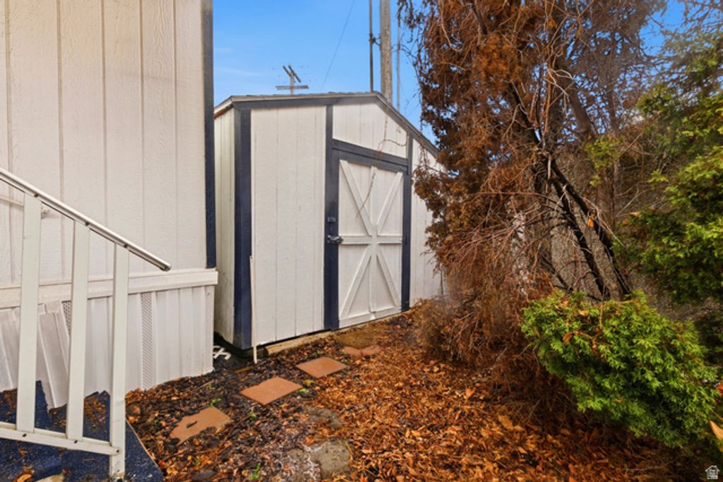 Image 5 of property listing at 150 W 7500 S #55, Midvale, UT 84047