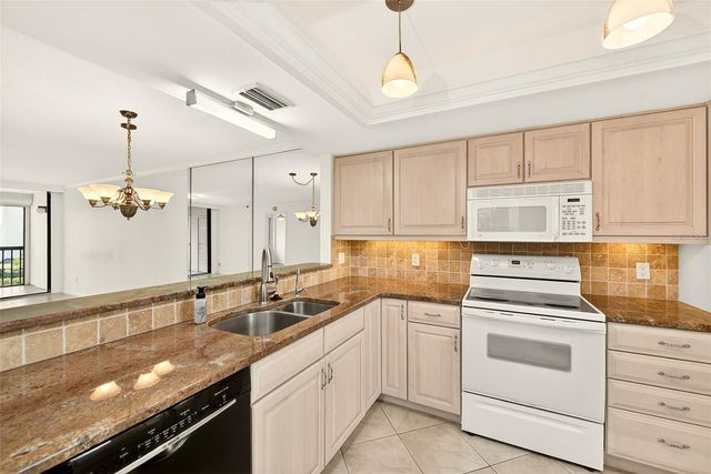11590 SHIPWATCH DRIVE 446, Largo, FL 33774