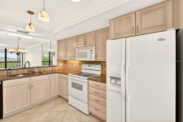 11590 SHIPWATCH DRIVE 446, Largo, FL 33774