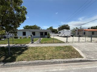 3320 E 10th Ave, Hialeah, FL 33013