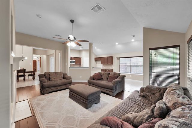 87 N Veranda Ridge Drive, Spring, TX 77382