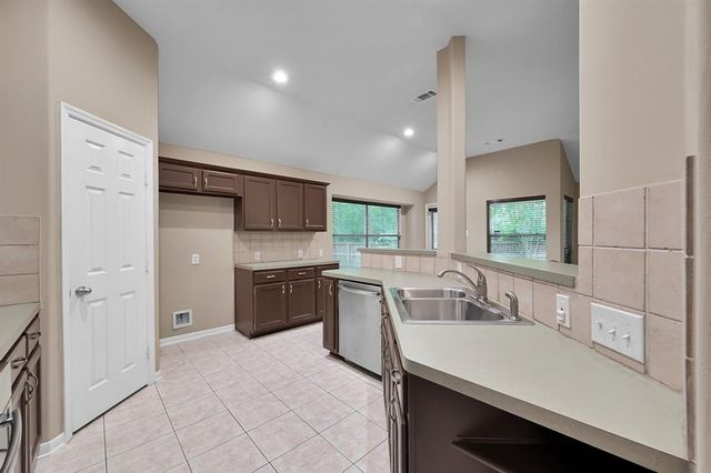 87 N Veranda Ridge Drive, Spring, TX 77382