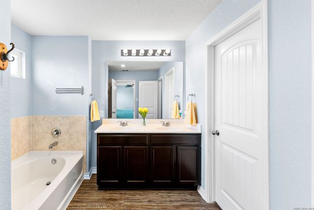 15114 Common Eider, San Antonio, TX 78253