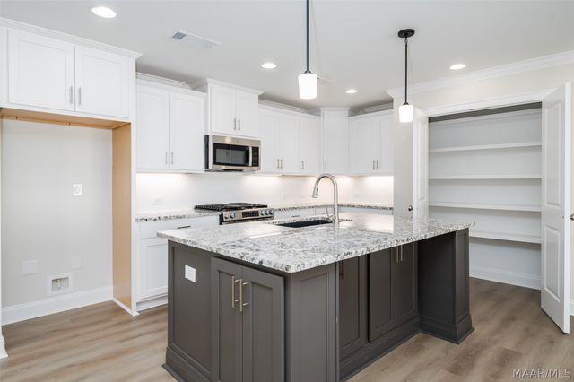 945 Pearl Drive, Prattville, AL 36066