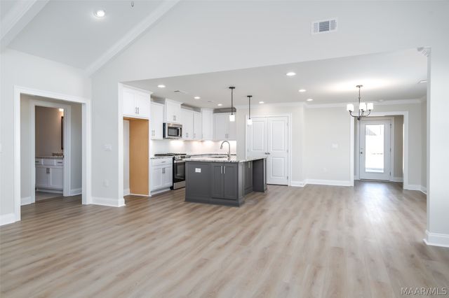 945 Pearl Drive, Prattville, AL 36066