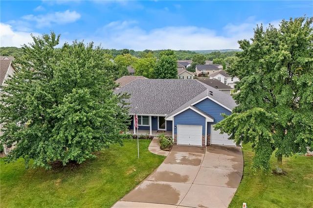2227 W Ivory Circle, Excelsior Springs, MO 64024