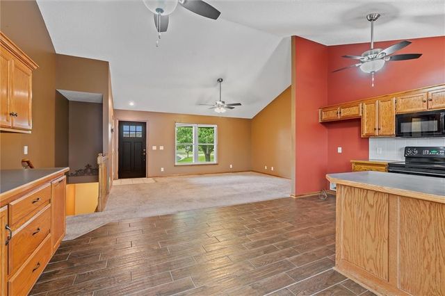 2227 W Ivory Circle, Excelsior Springs, MO 64024