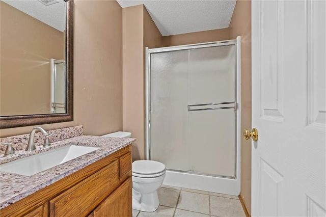 2227 W Ivory Circle, Excelsior Springs, MO 64024