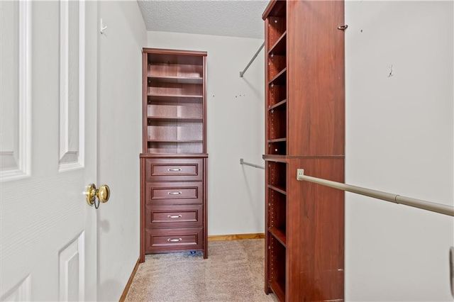 2227 W Ivory Circle, Excelsior Springs, MO 64024