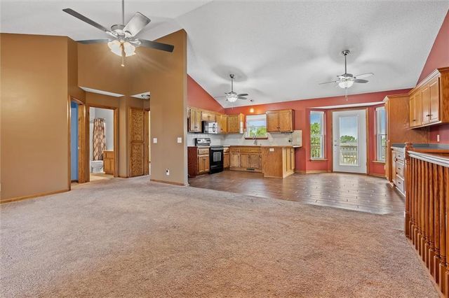 2227 W Ivory Circle, Excelsior Springs, MO 64024