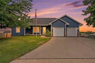 2227 W Ivory Circle, Excelsior Springs, MO 64024