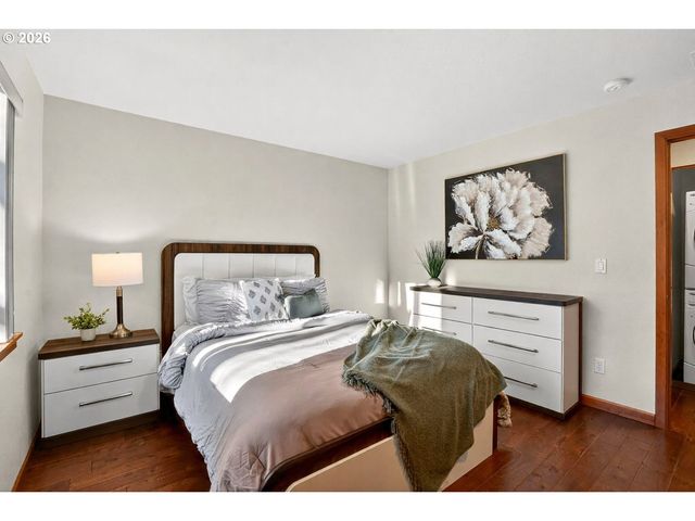 910 Nw NAITO Pkwy i18, Portland, OR 97209