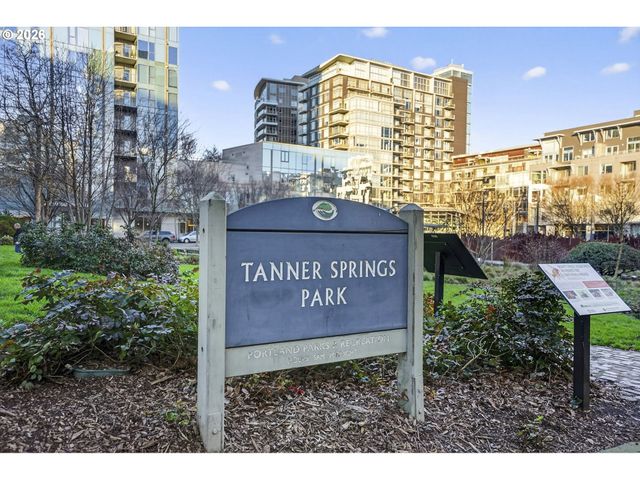 910 Nw NAITO Pkwy i18, Portland, OR 97209