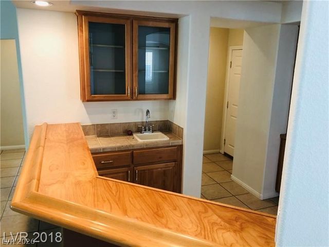 6610 GILDED LANTERN Avenue, Las Vegas, NV 89139