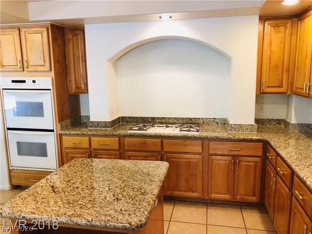 6610 GILDED LANTERN Avenue, Las Vegas, NV 89139