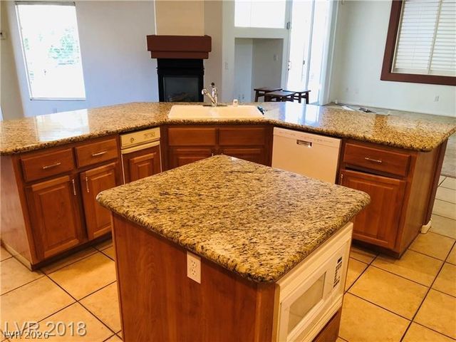 6610 GILDED LANTERN Avenue, Las Vegas, NV 89139