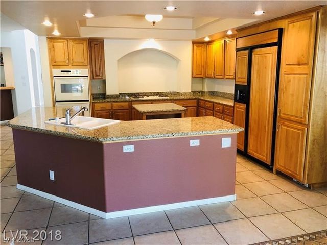 6610 GILDED LANTERN Avenue, Las Vegas, NV 89139