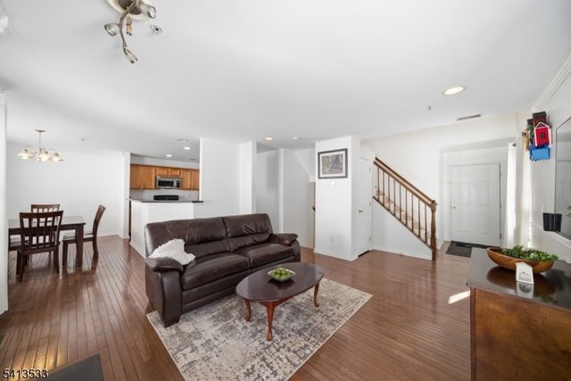 1108 Shadowlawn Dr, Green Brook Twp., NJ 08812