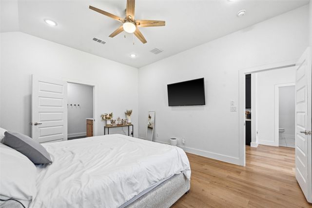 3215 Bill Harrod Street, Dallas, TX 75212