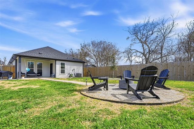 3215 Bill Harrod Street, Dallas, TX 75212