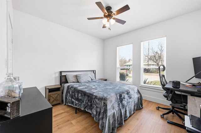 3215 Bill Harrod Street, Dallas, TX 75212