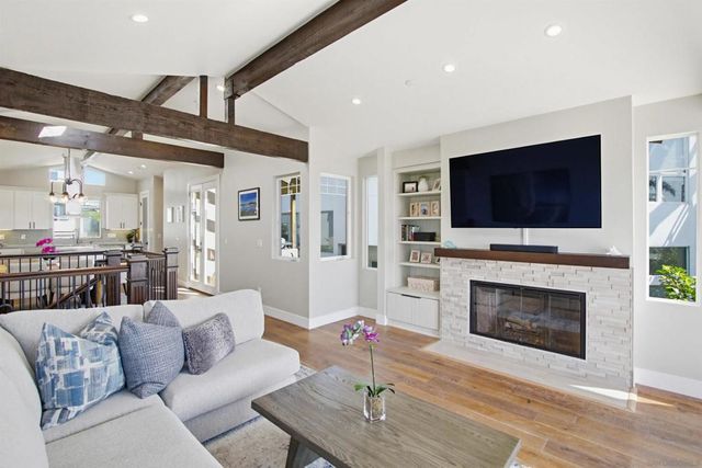 2111 Edinburg, Cardiff By The Sea, CA 92007