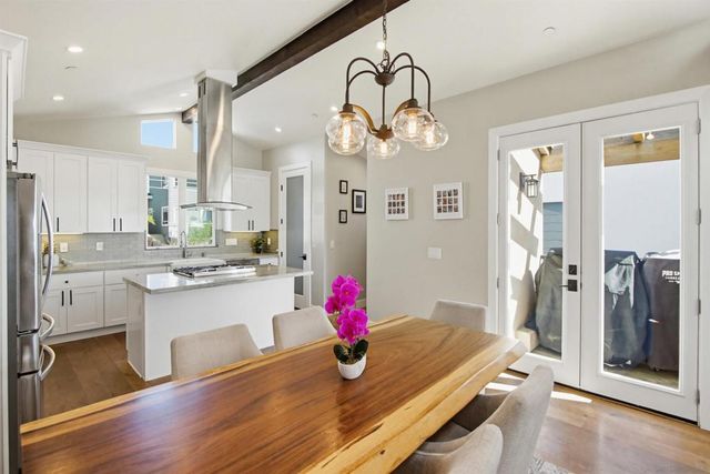 2111 Edinburg, Cardiff By The Sea, CA 92007