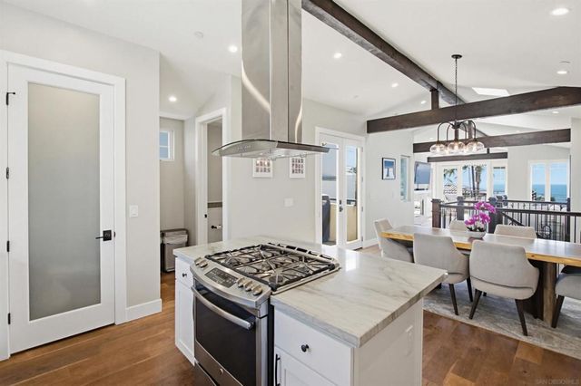 2111 Edinburg, Cardiff By The Sea, CA 92007