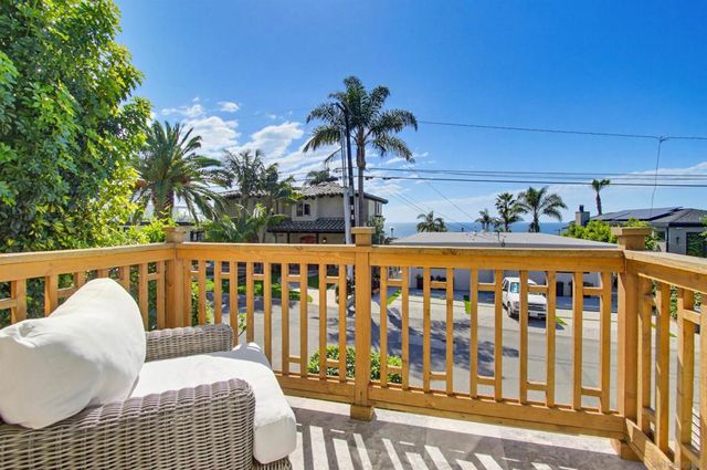 2111 Edinburg, Cardiff By The Sea, CA 92007